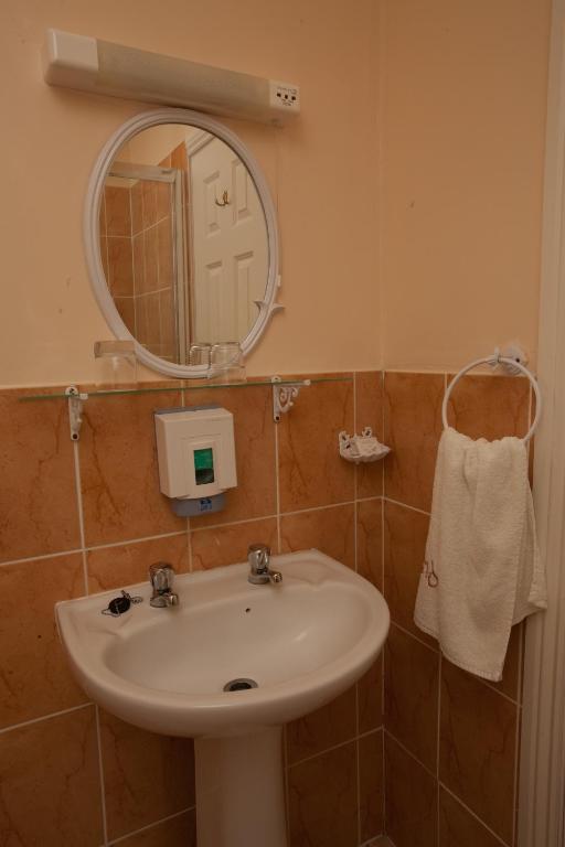 Brassil Bed And Breakfast Белліхейґ Номер фото